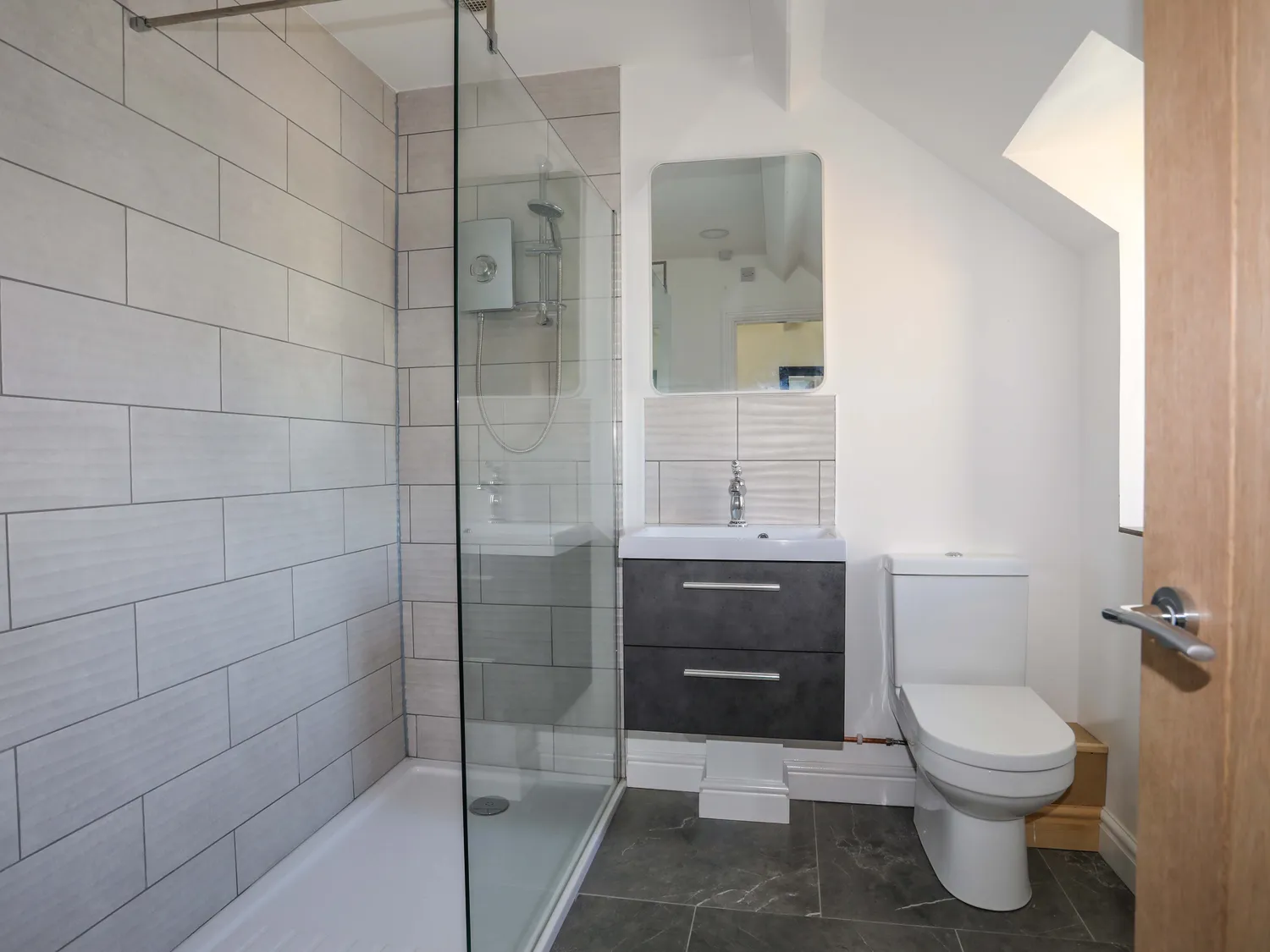 En-suite shower room at Tyn Fridd